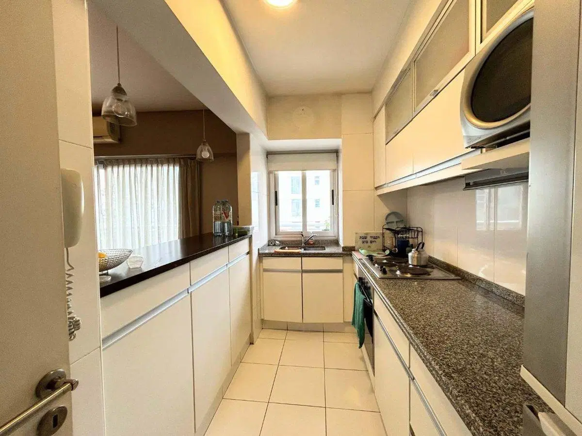 Venta Dpto 3 amb con balcon, amenities, amoblado 2