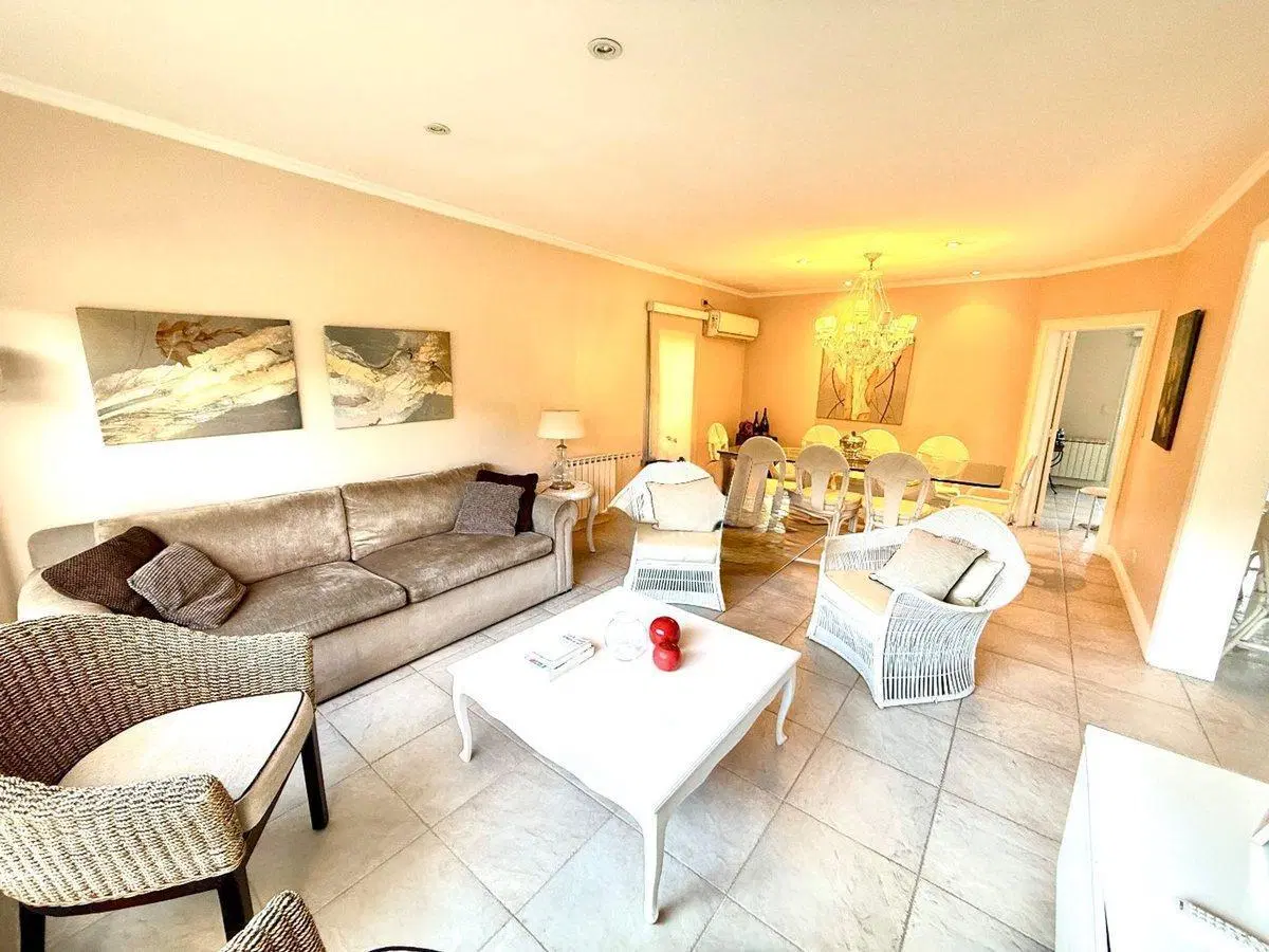 VENTA CASA Barrio Villa Olivos 7 ambs doble lote 5