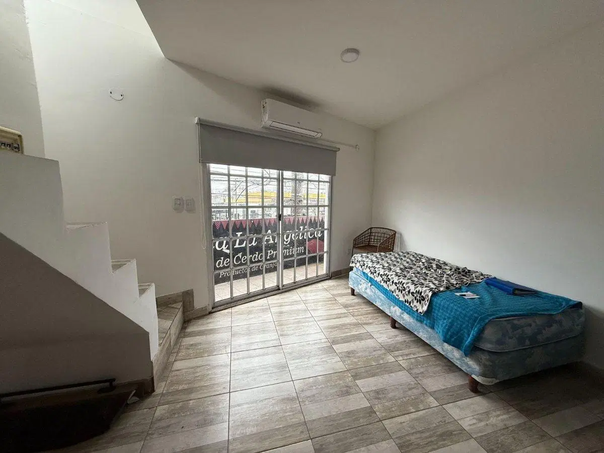 PH EN VENTA EN PACHECO SOBRE AVENIDA SIN EXPENSAS 2