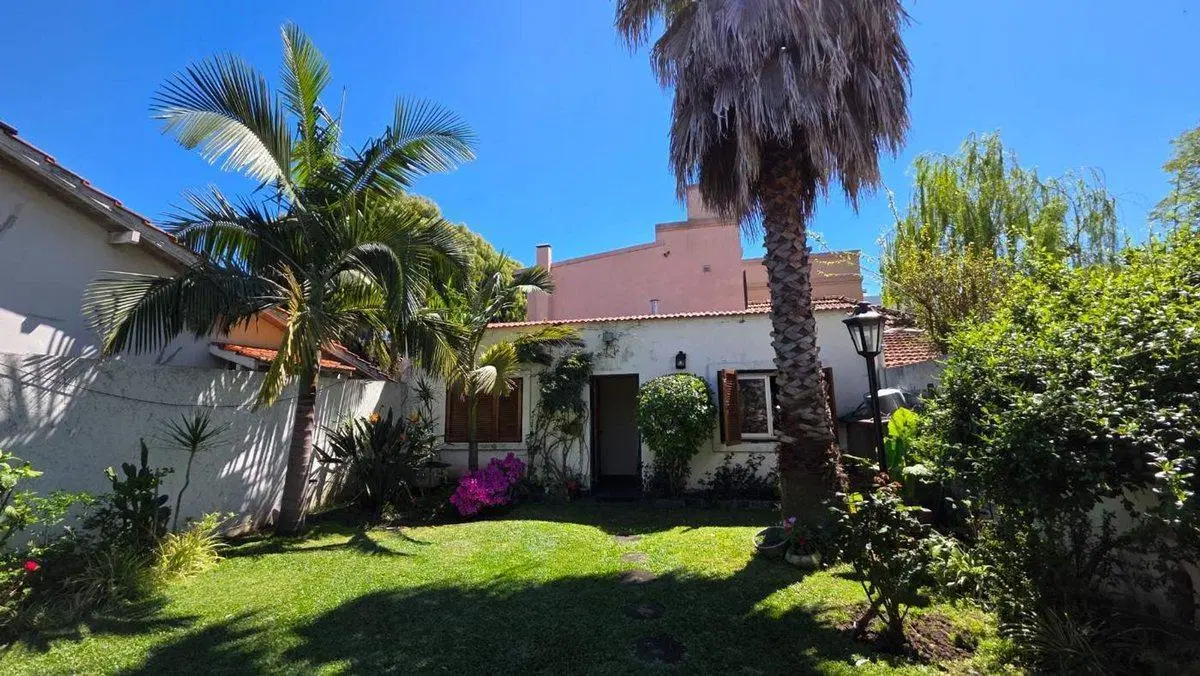 MARTINEZ CASA VENTA 5 AMB COCHERA Y JARDIN 3