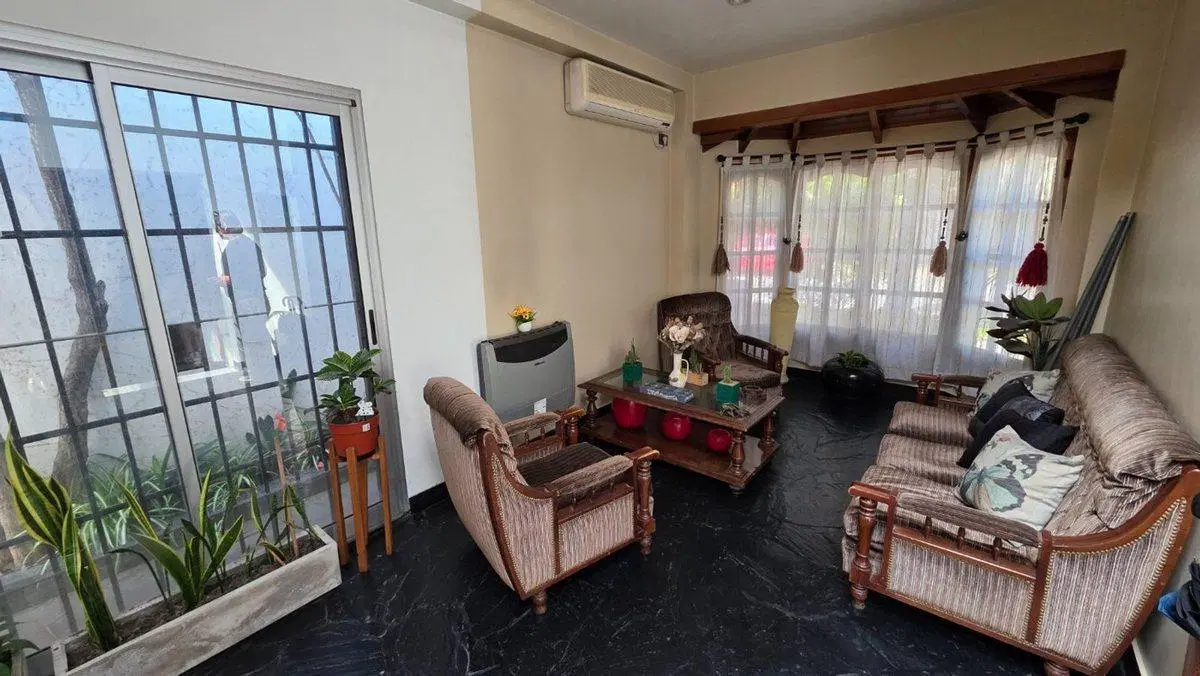 MARTINEZ CASA VENTA 5 AMB COCHERA Y JARDIN 5