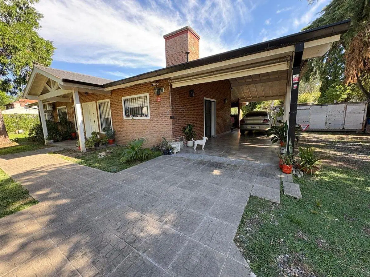 VENTA CASA 4 AMBIENTES LA BOTA BENAVIDEZ- PILETA 3