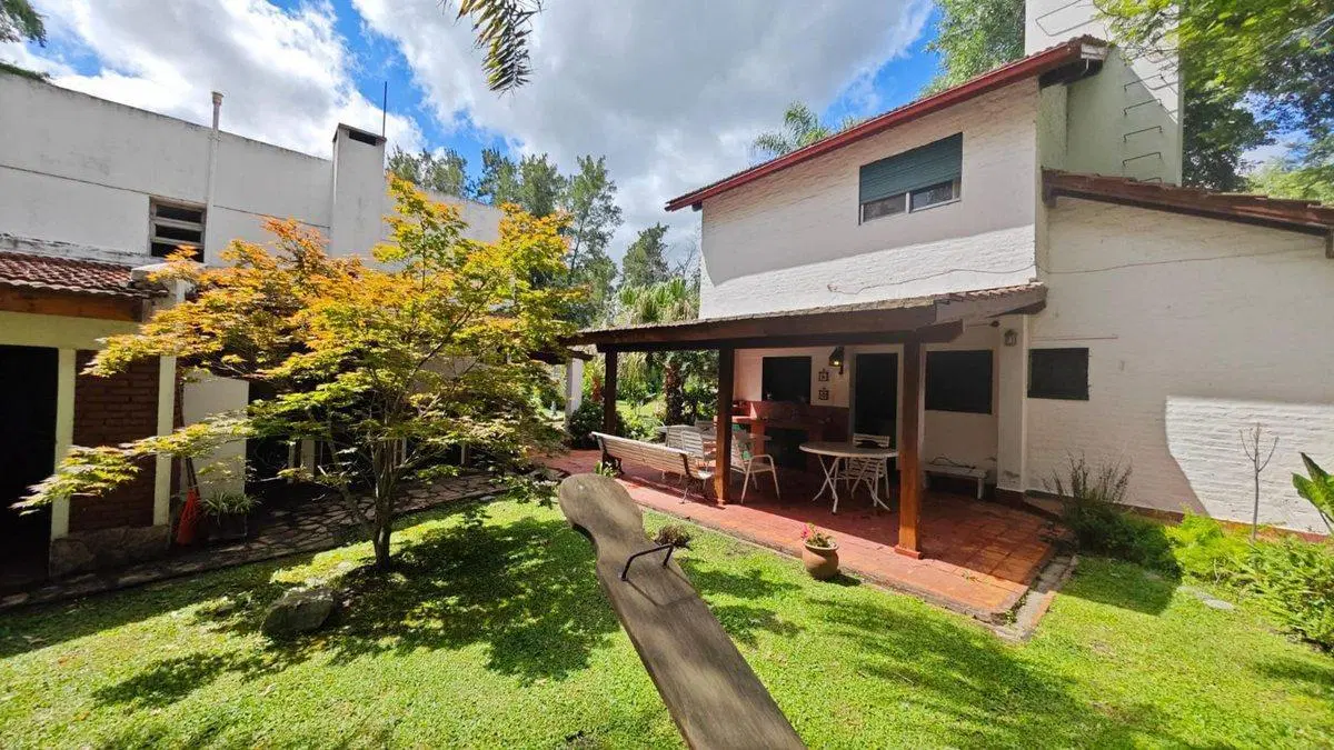 VENTA CASA EN BARRIO CERRAD C.U.B.E FRENTE AL LAGO 4