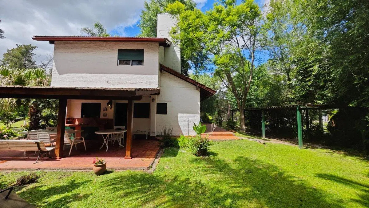 VENTA CASA EN BARRIO CERRAD C.U.B.E FRENTE AL LAGO 3