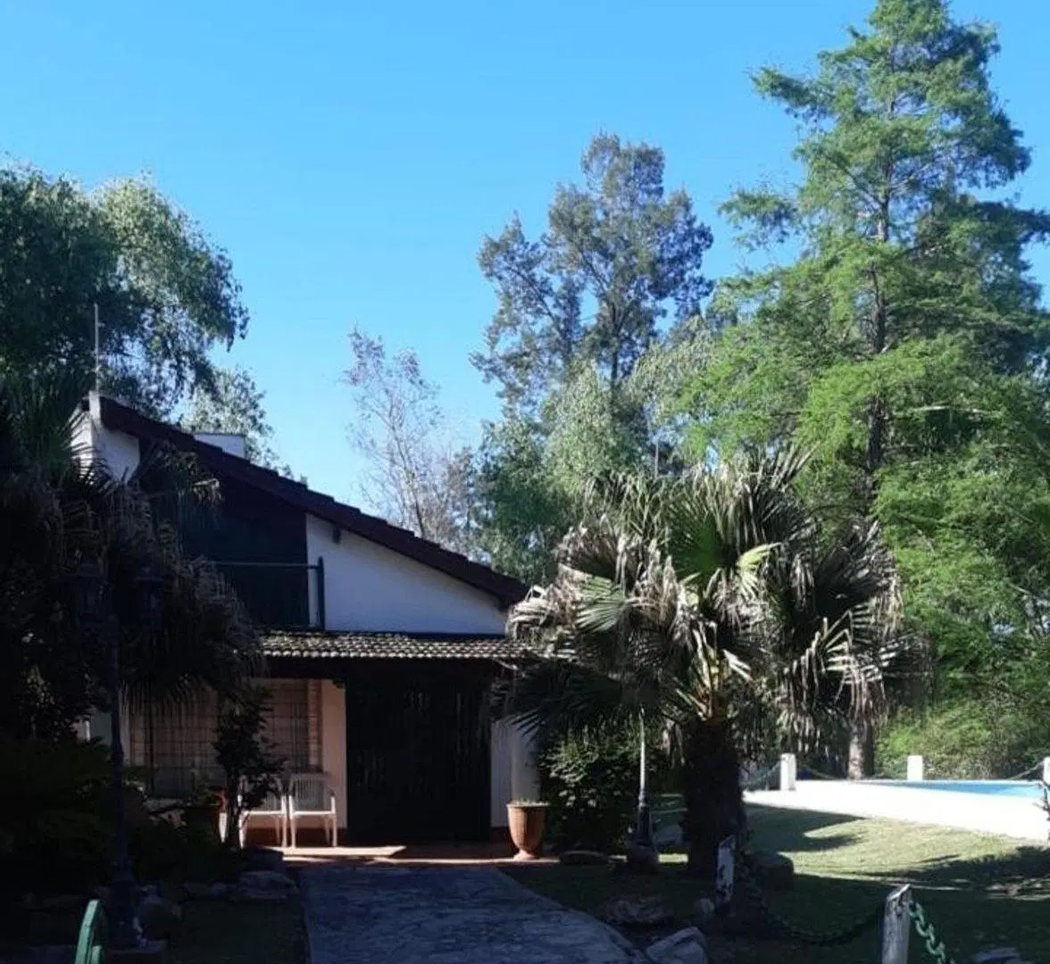 CASA EN VENTA BARRIO CUBE FRENTE AL LAGO 2