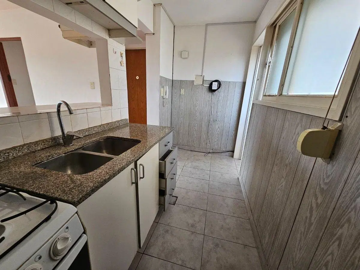 VENTA DEPARTAMENTO 3 AMBIENTES CON BALCÓN FLORIDA 5