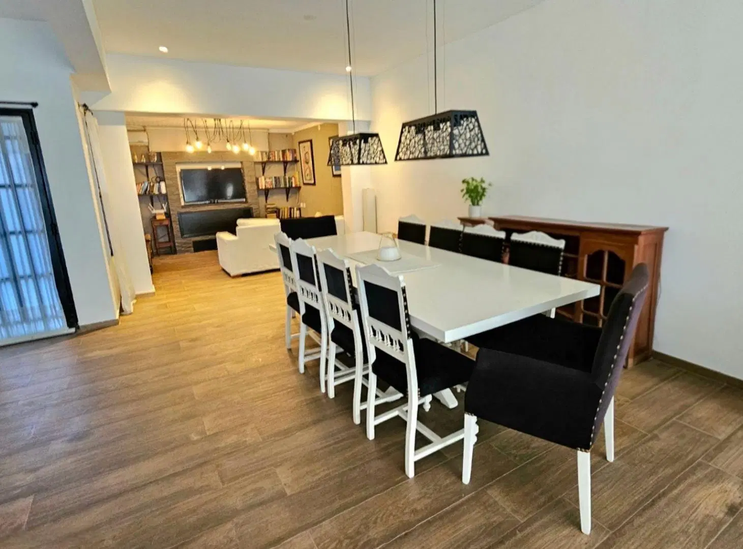 FLORIDA OESTE CASA VENTA 5 AMB COCHERA Y PILETA 4