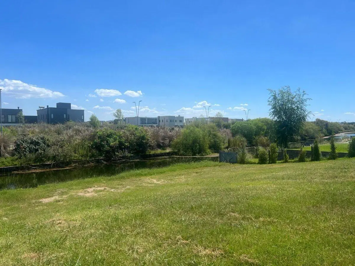 VENTA LOTE BARRIO MARINAS - PUERTOS DEL LAGO 8