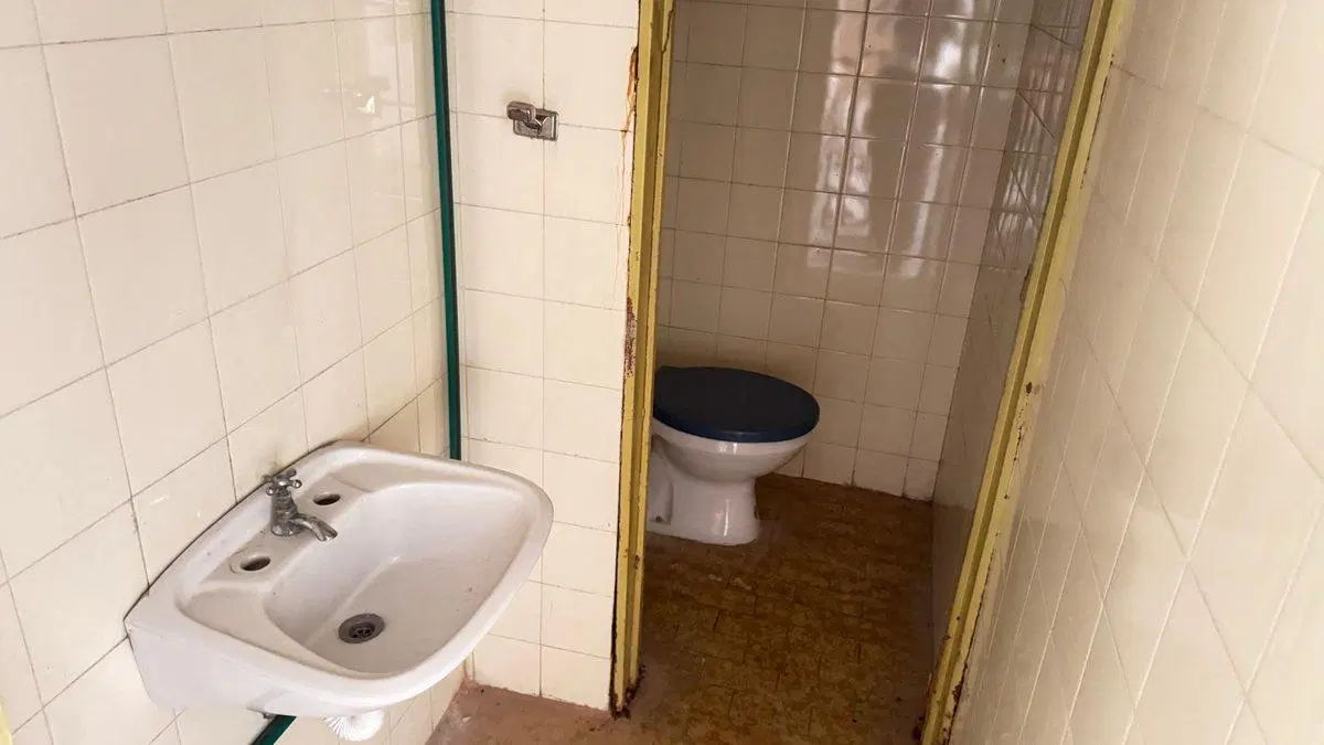 Cochera en Venta en Liniers Privada con Baño 5