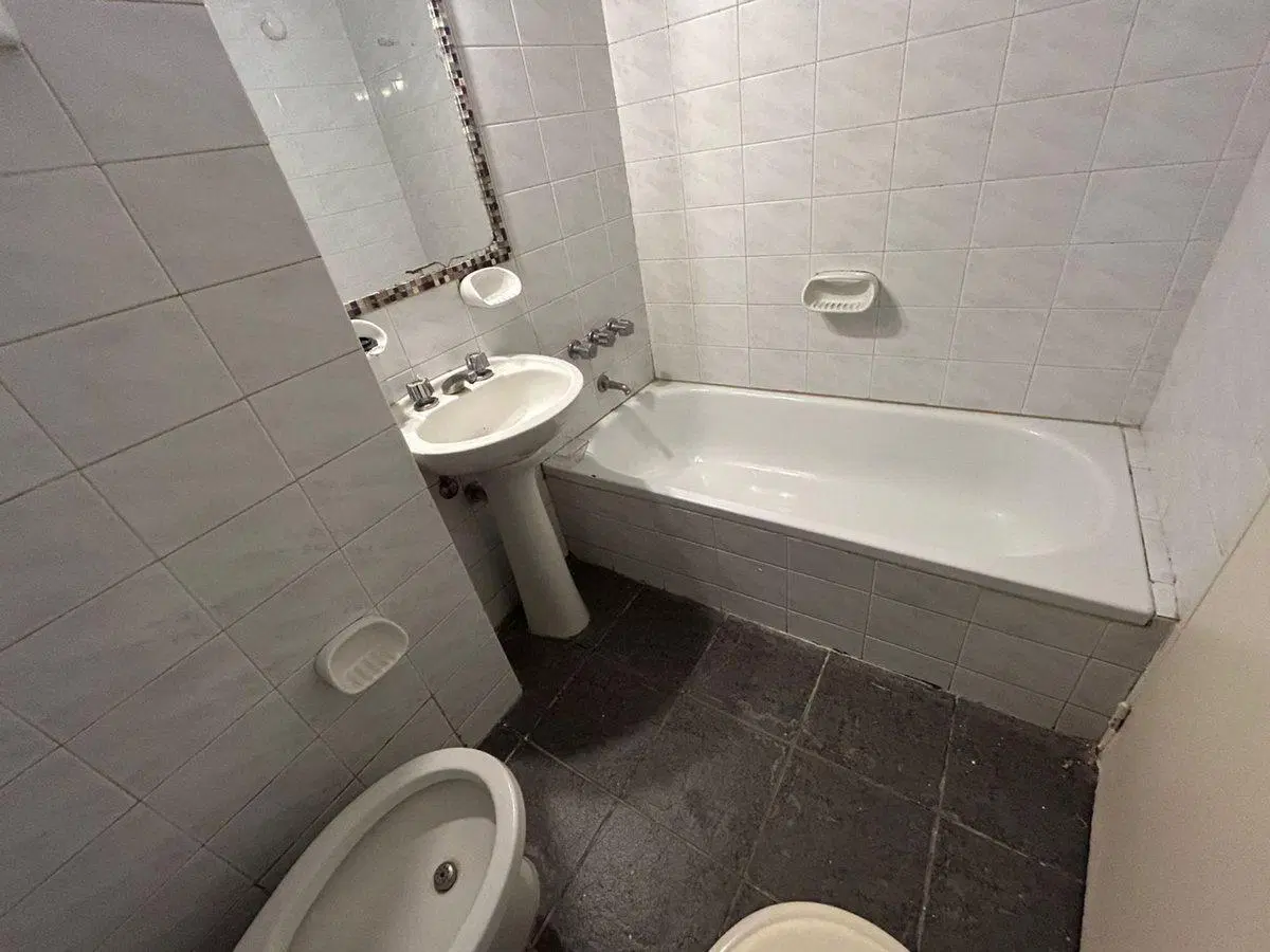 Venta 2 ambientes con patio Recoleta Barrio Norte 2