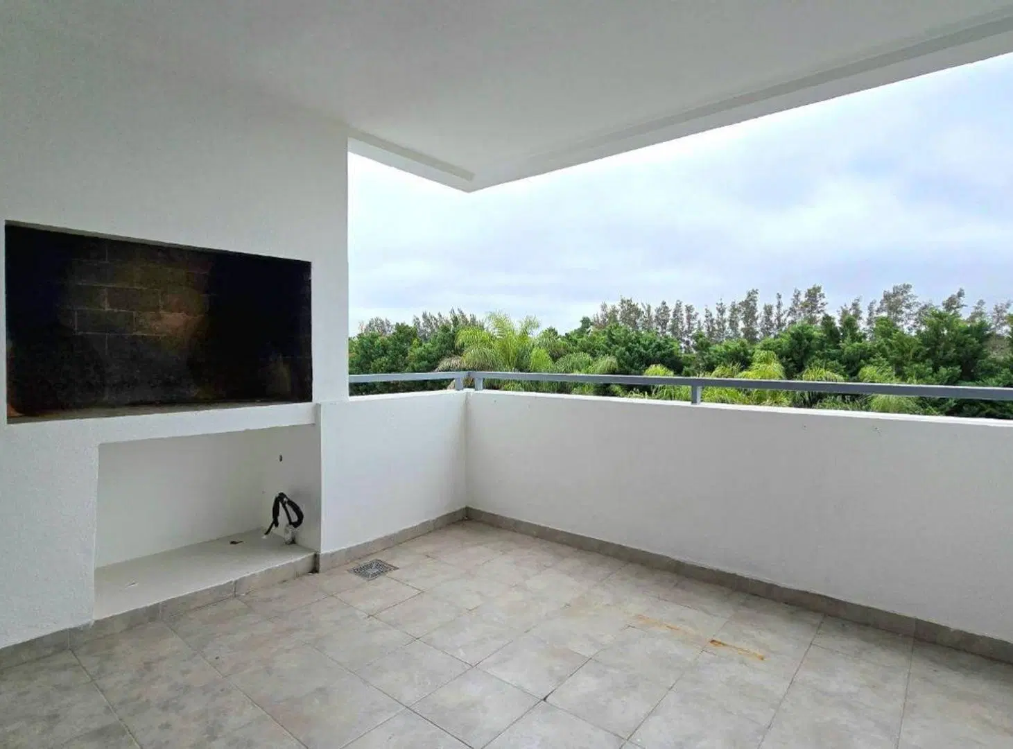 Monoambiente con balcón y parrilla · Nordelta 5