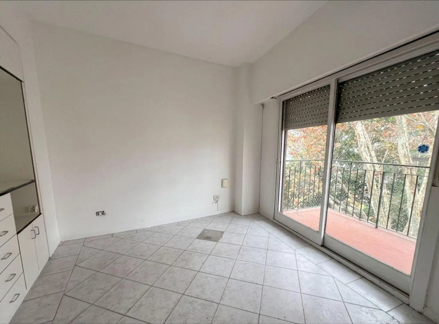 Venta Dpto 2 Amb Vicente Lopez c/ Cochera y Balcon 5