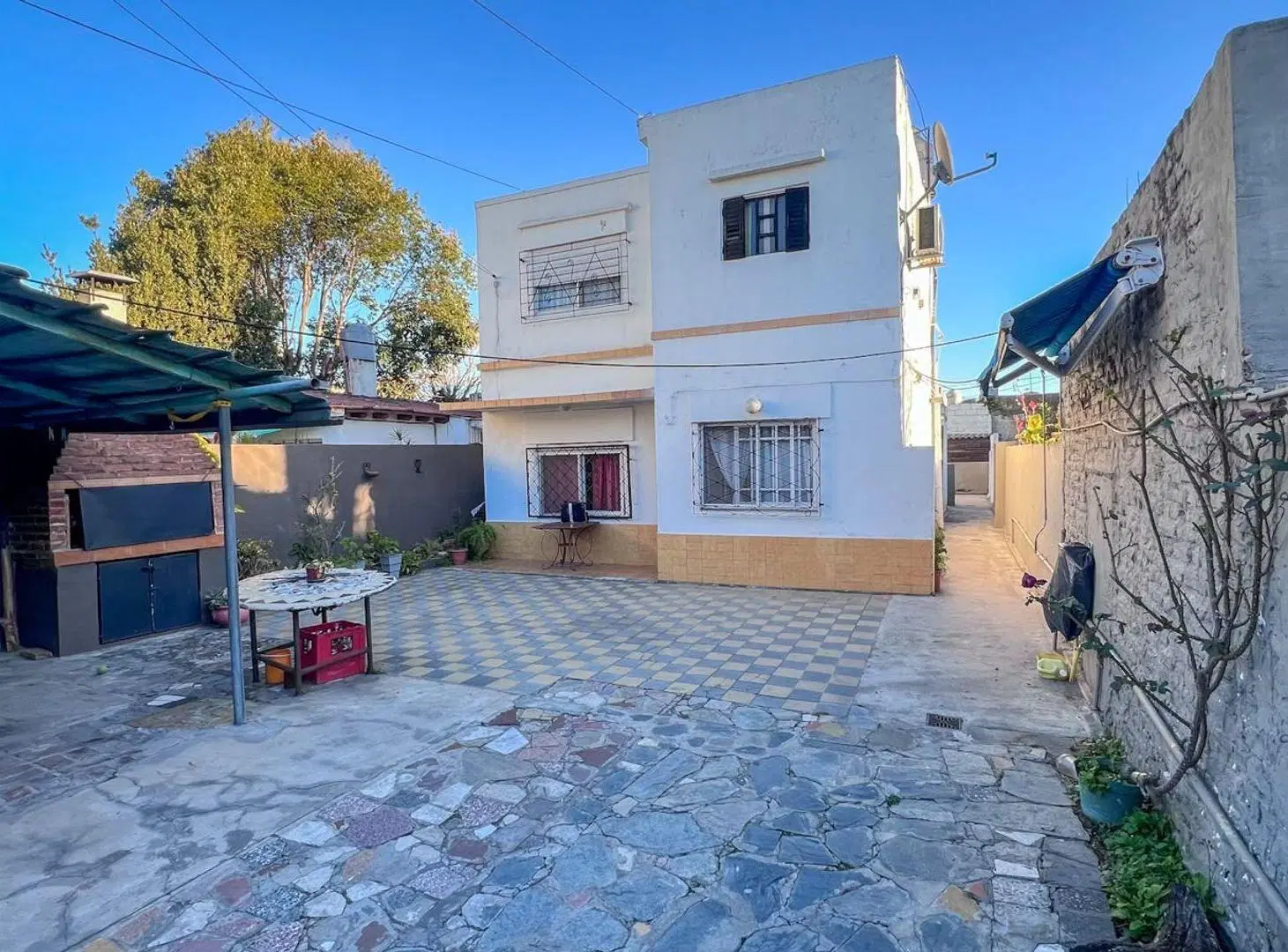 VENTA CASA MULTIFAMILIAR CON LOCAL EN BOULOGNE 8