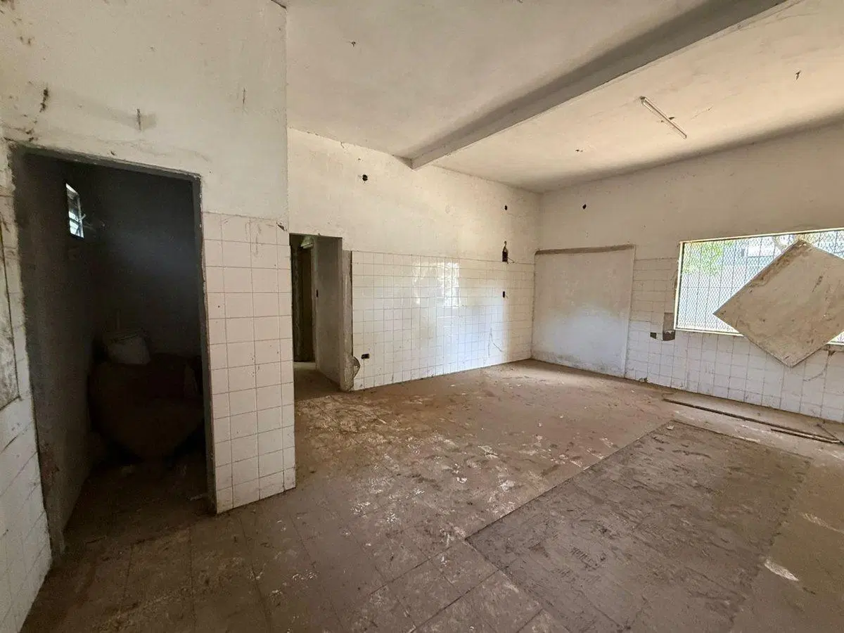 Ideal inversor: casa para desarrollar 3 locales 4