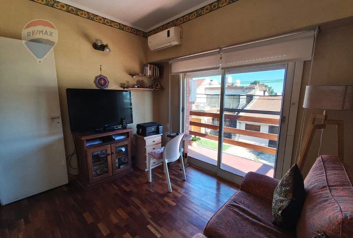 Venta casa 6 ambientes en J. L. Suarez garage 8