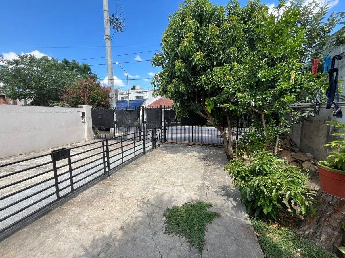 VENTA CASA MULTIFAMILIAR EN VILLA LUZURIAGA 8