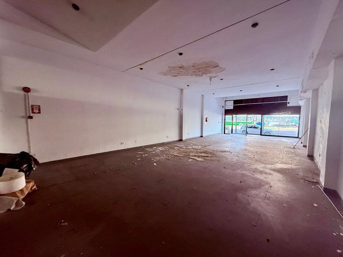 VENTA LOCAL LANUS PERMUTA 2