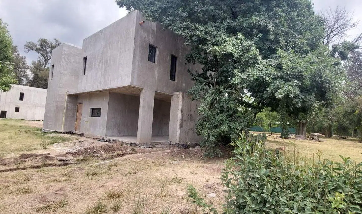 VENTA DE CASA A ESTRENAR EN MATHEU SIN EXPENSAS 2