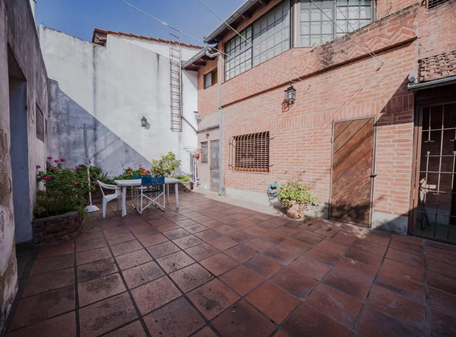Venta casa 4 ambientes con cochera Martinez 4