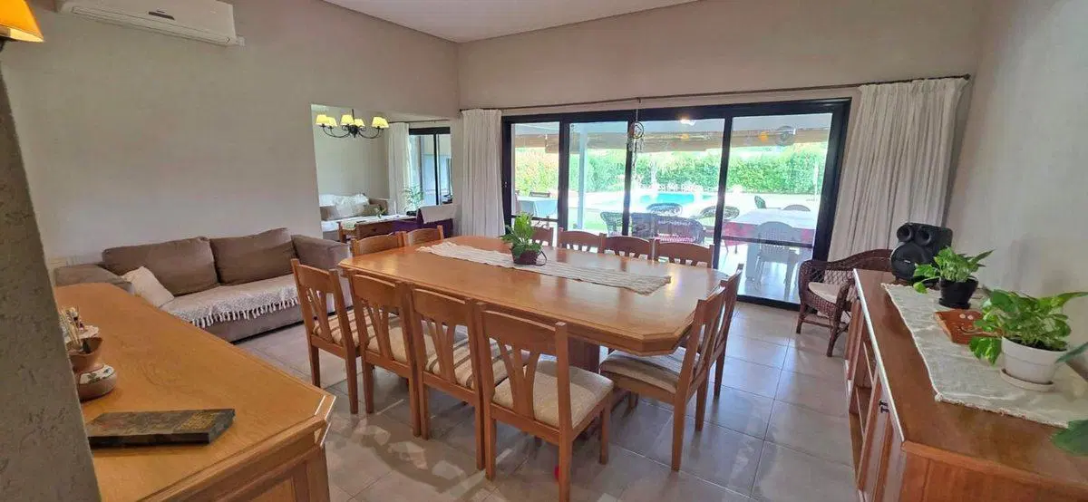 VENTA CASA CON PILETA EN ALTOS DE MANZANARES PILAR 5