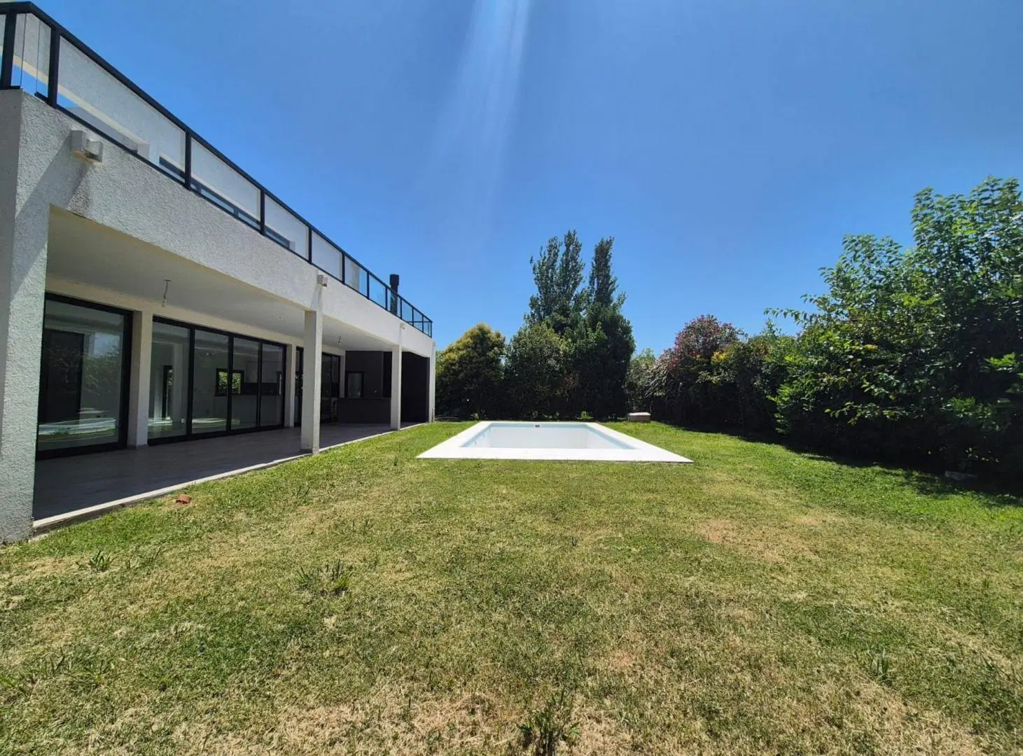 Venta casa estrenar 6amb Haras Santa Maria Escobar 3