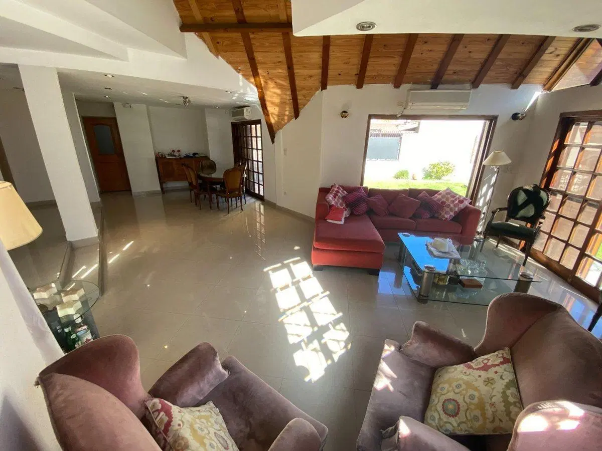 VENTA CASA 5 AMBIENTES LOMAS DE ZAMORA 3