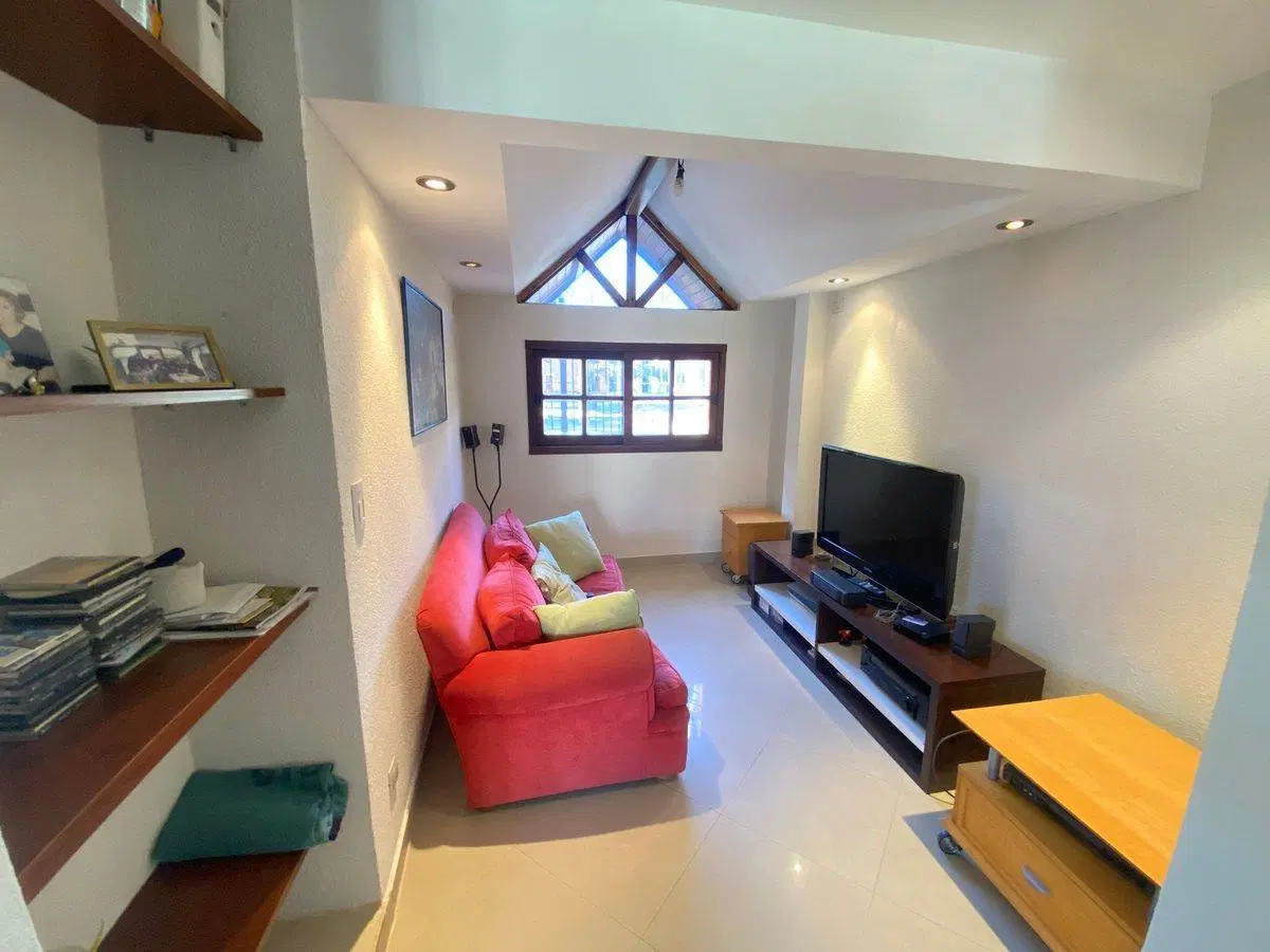 VENTA CASA 5 AMBIENTES LOMAS DE ZAMORA 2