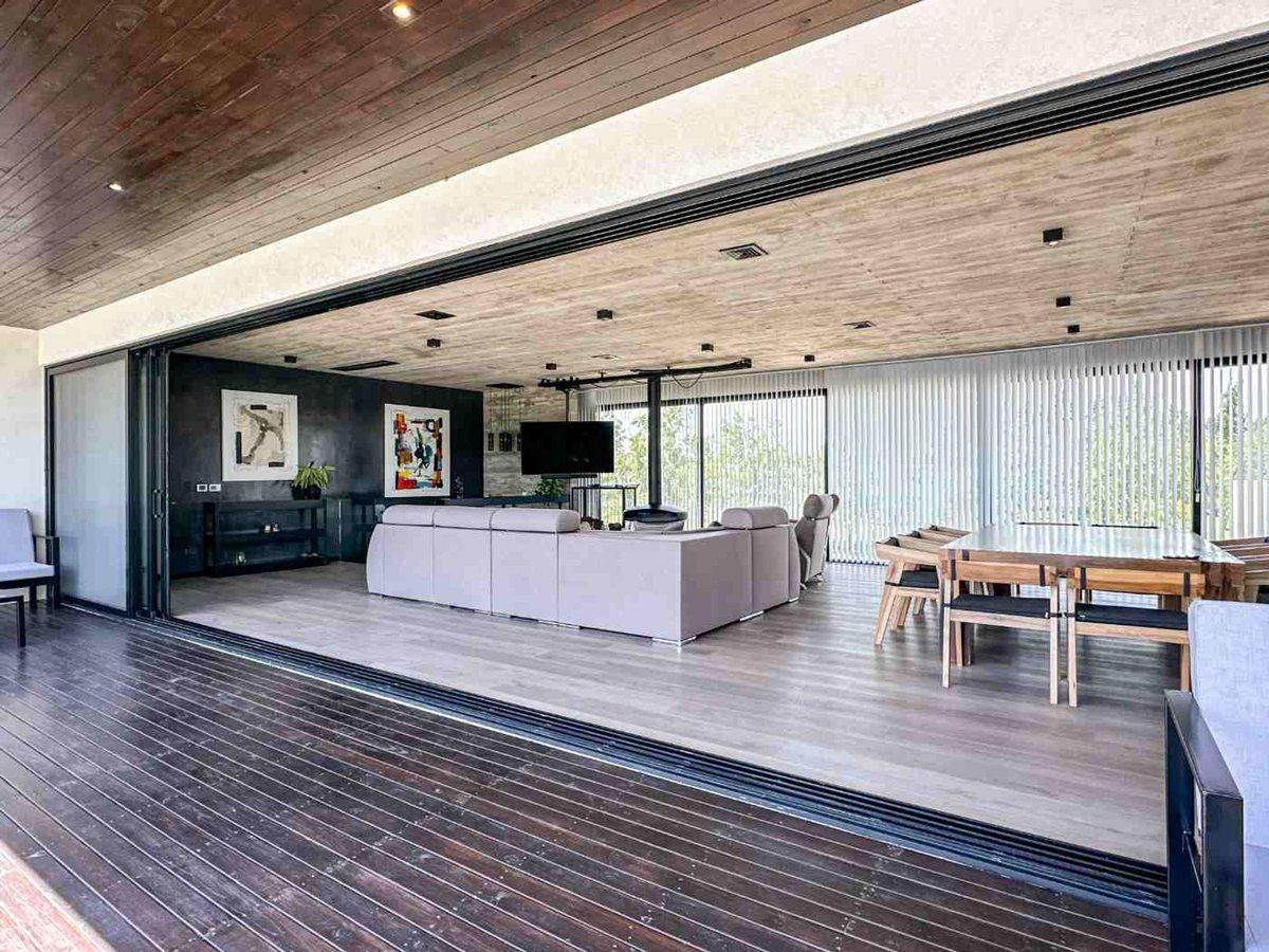 Foto de VENTA CASA A LA LAGUNA EN CHACRAS DE LA RESERVA, imagen 5