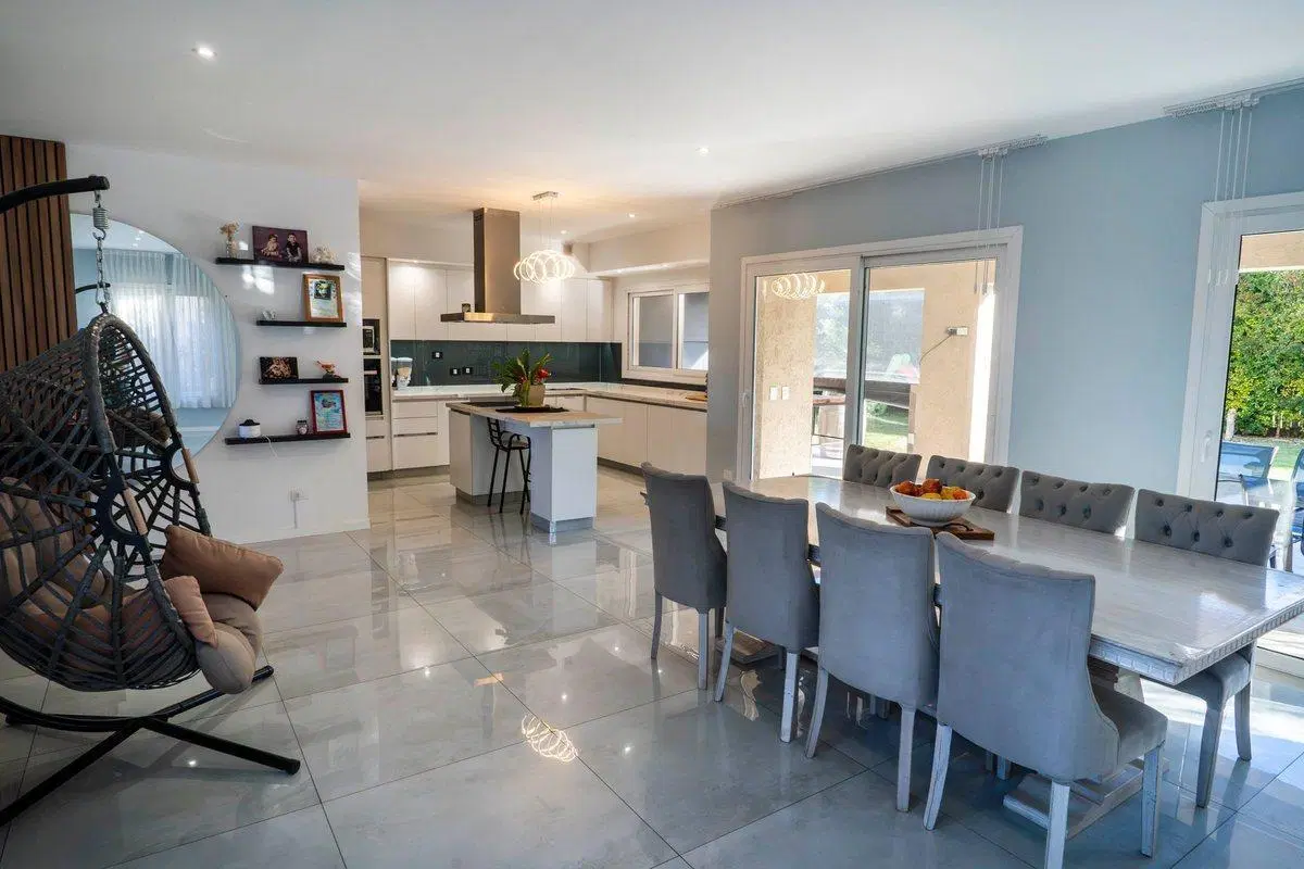 CASA EN VENTA ALVEAR DE BENAVIDEZ 4 DORM PILETA 8
