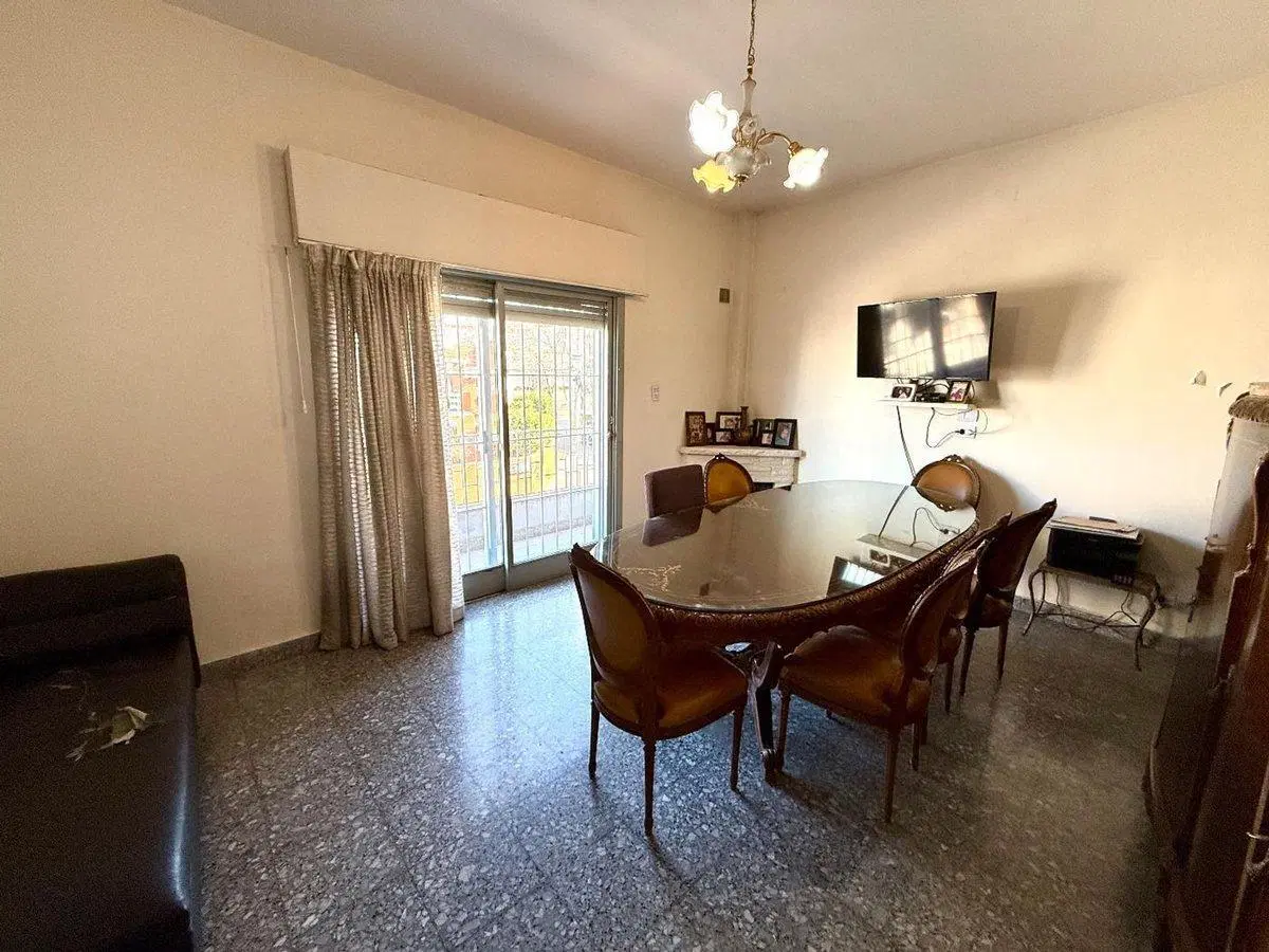 VENTA PH 5 ambientes TERRAZA y BALCÓN Monte Castro 3