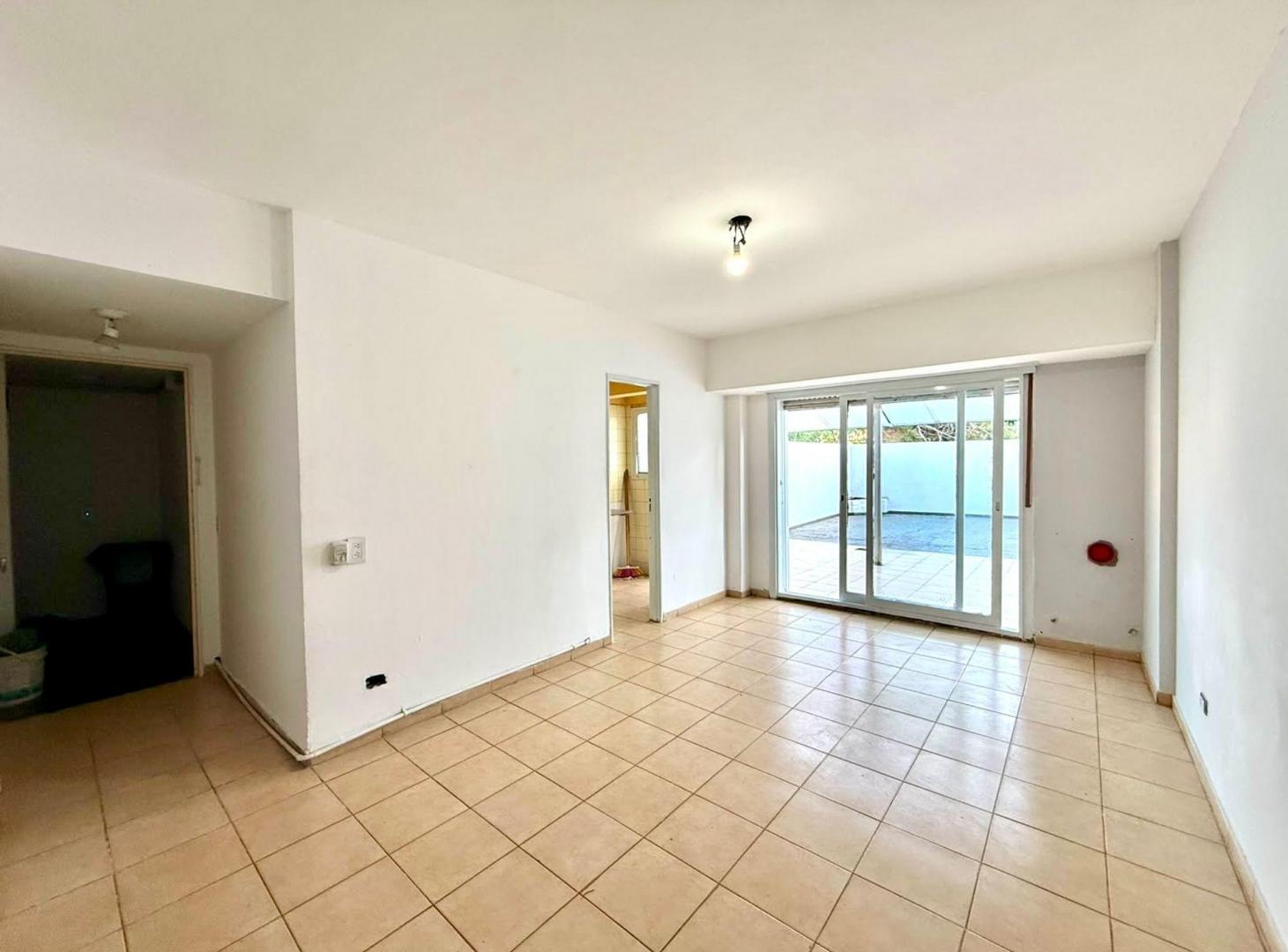 Foto de Departamento Venta 2 amb TERRAZA y Parrilla Flores, imagen 2