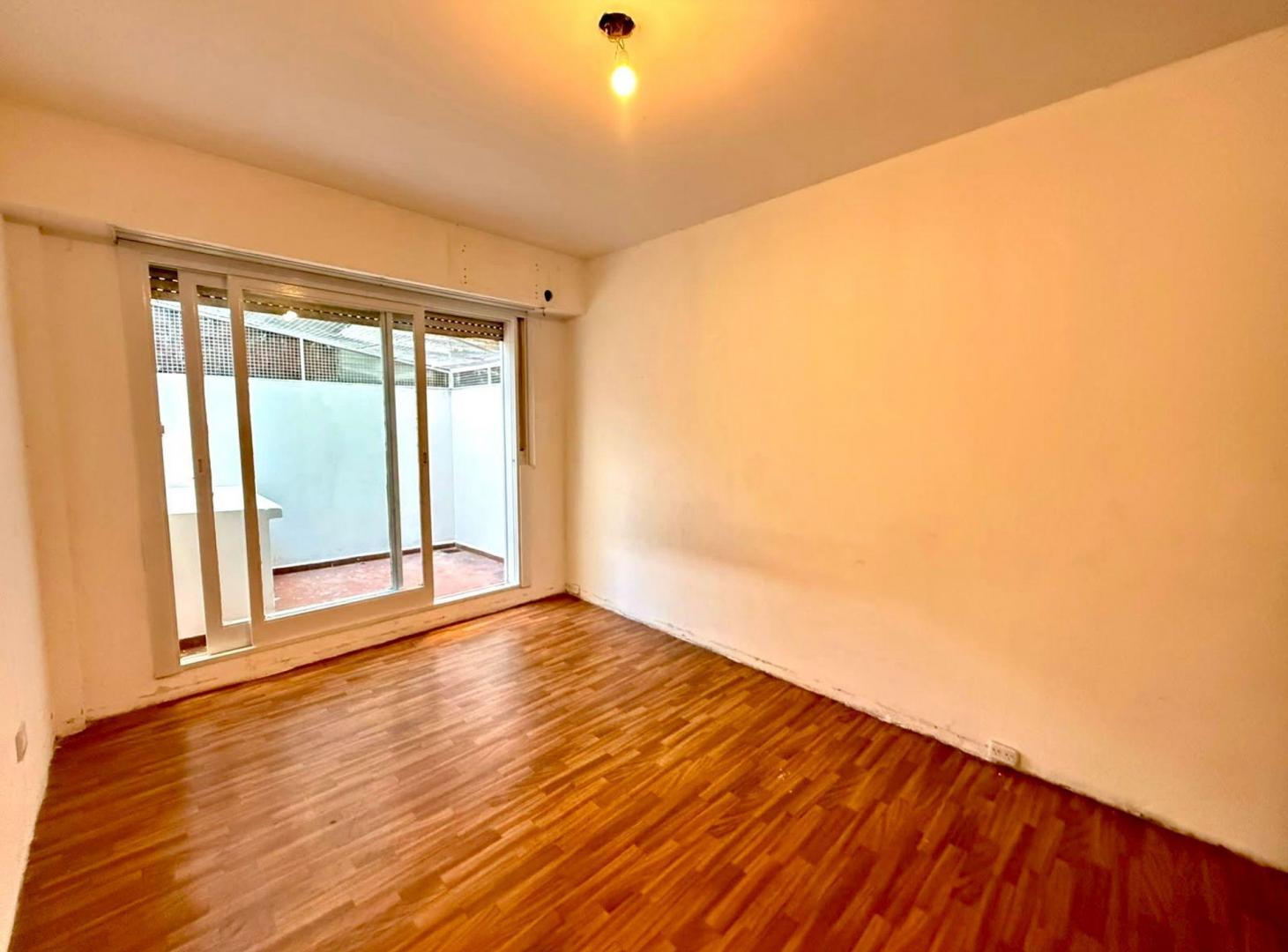Foto de Departamento Venta 2 amb TERRAZA y Parrilla Flores, imagen 5