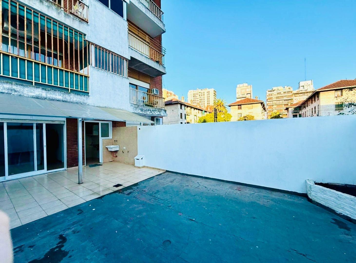Foto de Departamento Venta 2 amb TERRAZA y Parrilla Flores, imagen 3