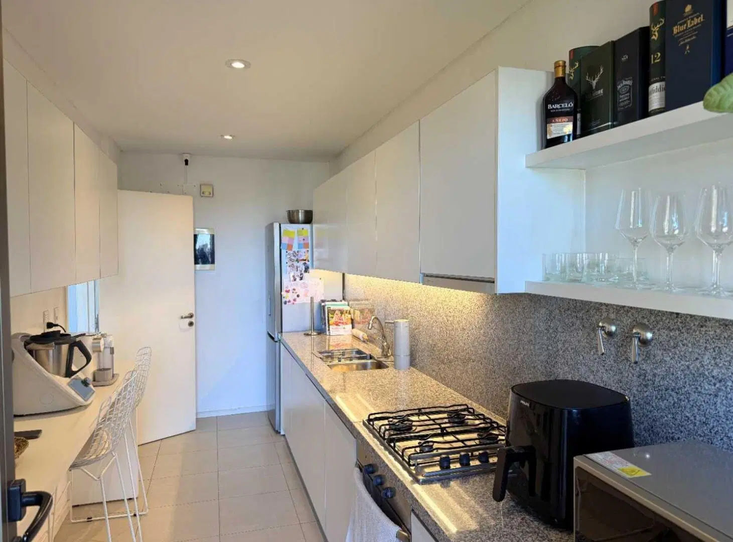 ALQUILER DEPTO. 3 AMBIENTES C/COCHERA-ARBORIS 8