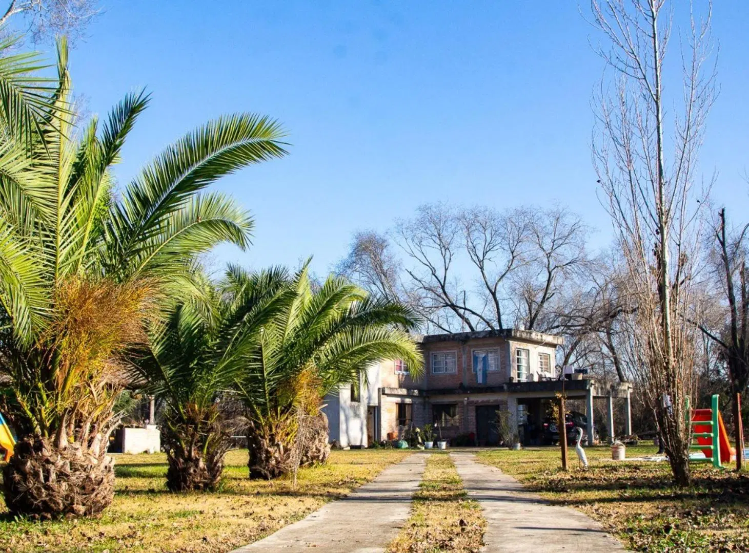 VENTA CASA 330 M² EN LOTE DE 2.531 M²- PILAR 4