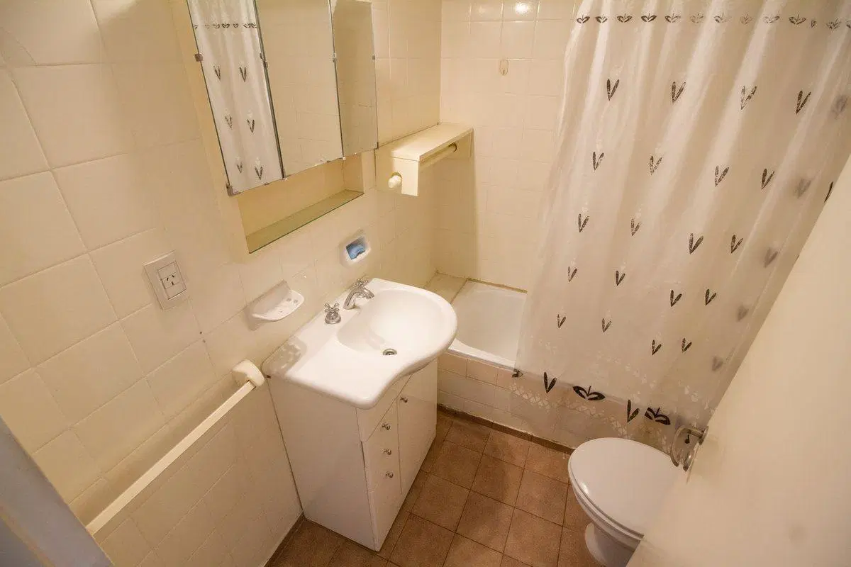Venta departamento 4 amb - Con Balcón y Cochera 8