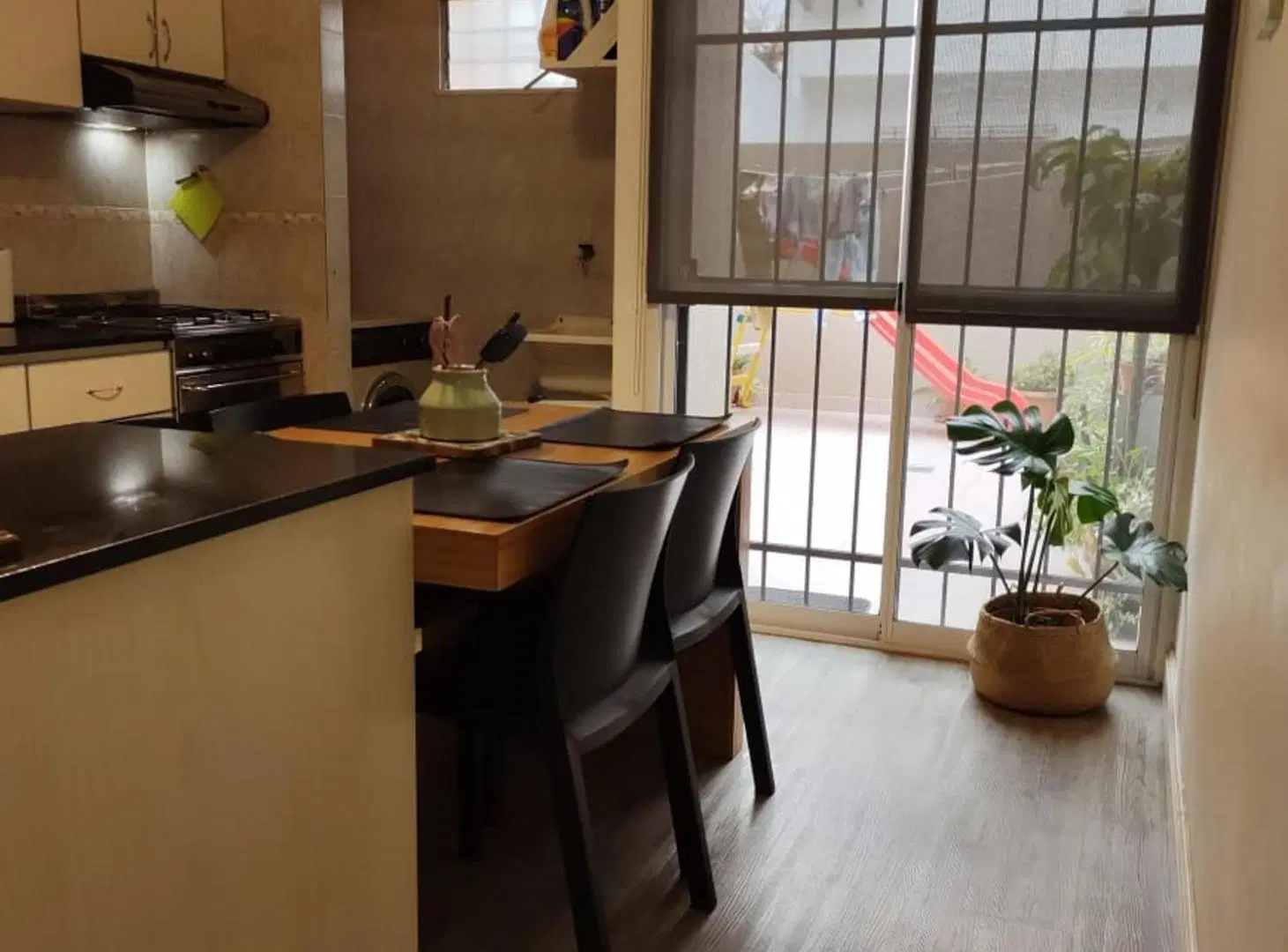 Casa duplex de 4 amb en venta en Villa Luzuriaga 5