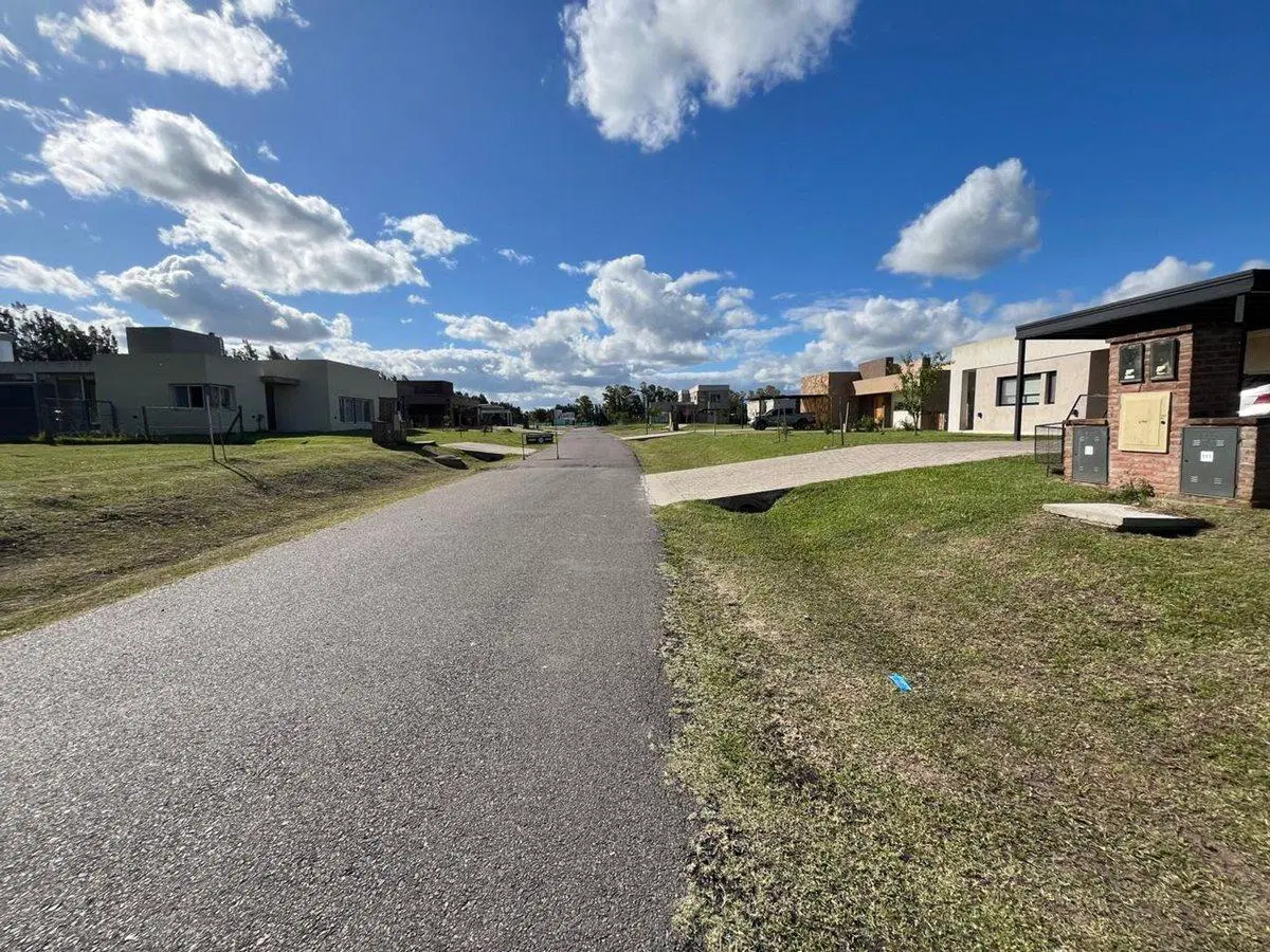 VENTA LOTE DE 1000 MTS EN BARRIO MATISSE CARDALES 3