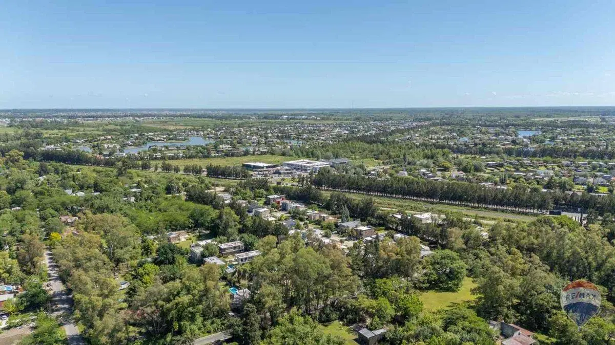 VENTA Casa en La Bota con gran lote 3