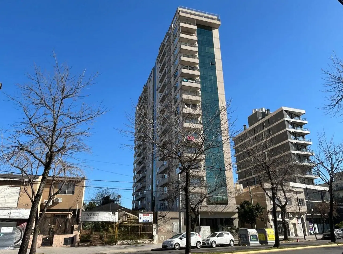 ALQUILER MONOAMBIENTE EN BECCAR CON BALCON/COCHERA 1
