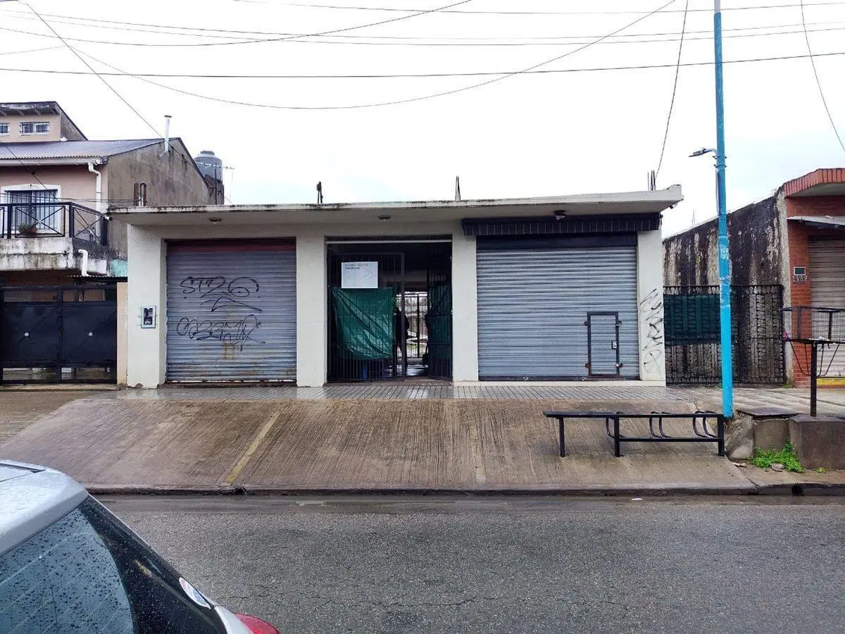 Venta lote con doble local ideal supermercado 5