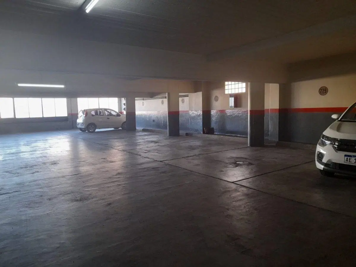 COCHERA VENTA URIBURU Y CORRIENTES 2