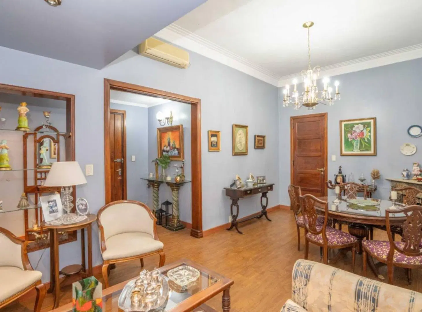 Casa c/jardin y parrilla en venta en Florida Este 5