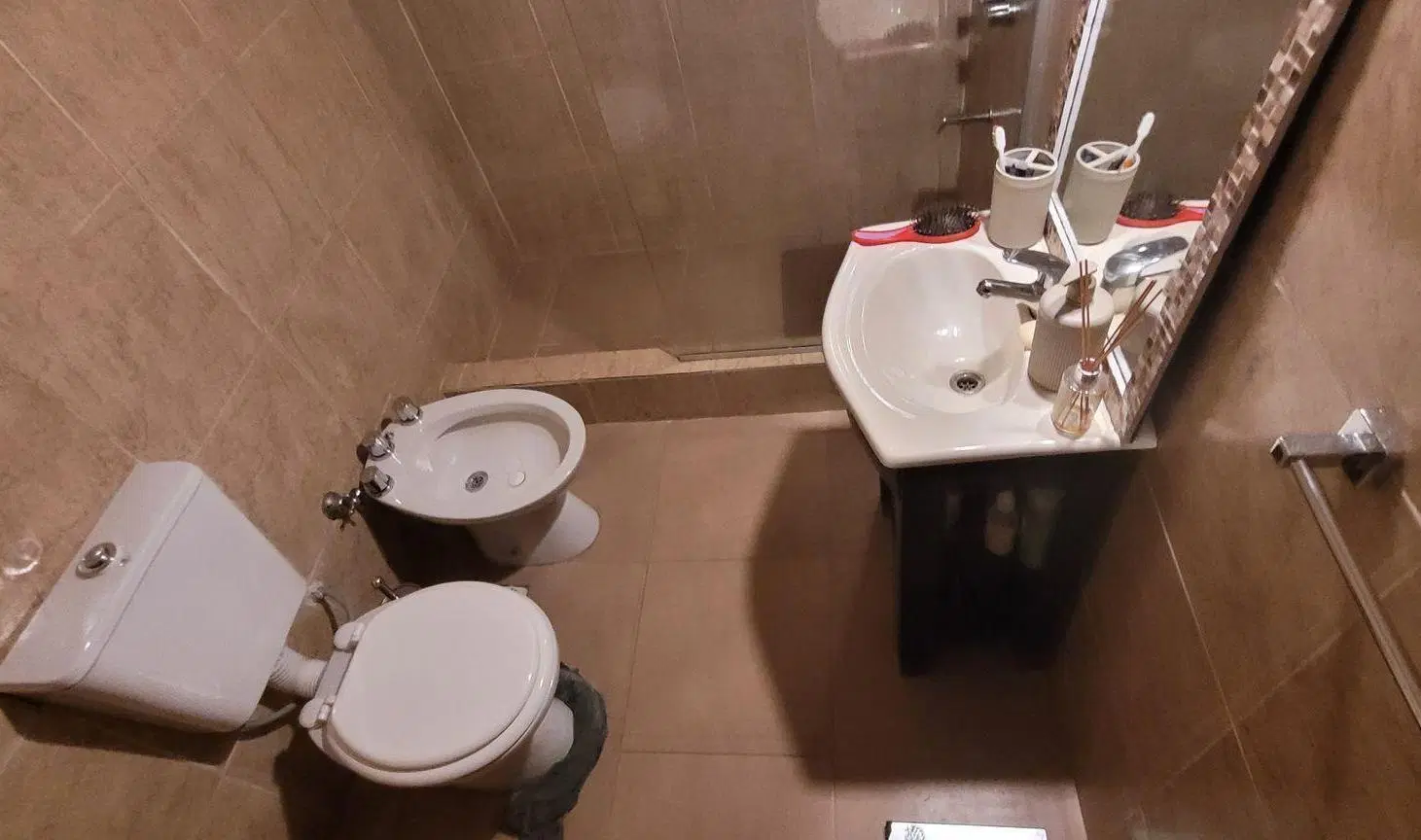 VENTA PH EN PB DE 4 AMB CON PATIO Y PARRILLA 8