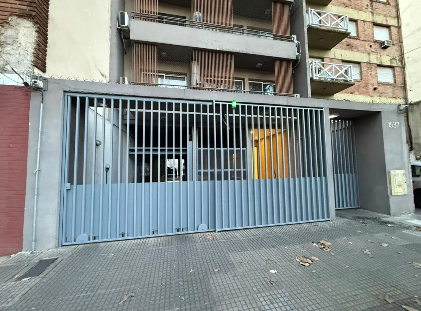 Venta cochera en Florida 4