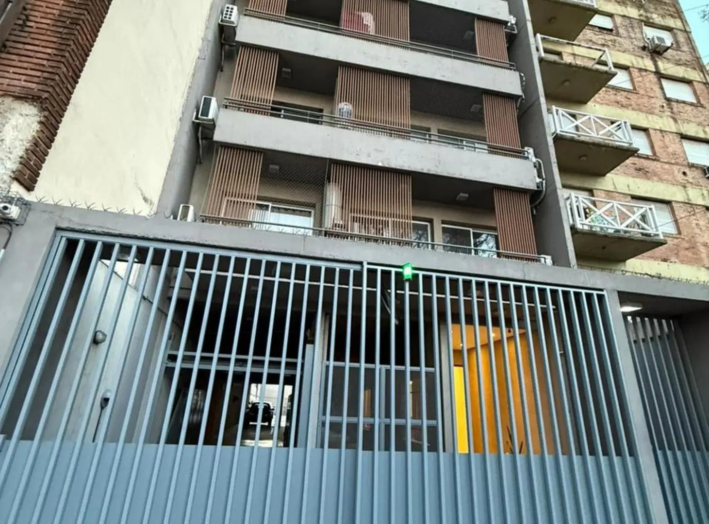 Venta cochera en Florida 1