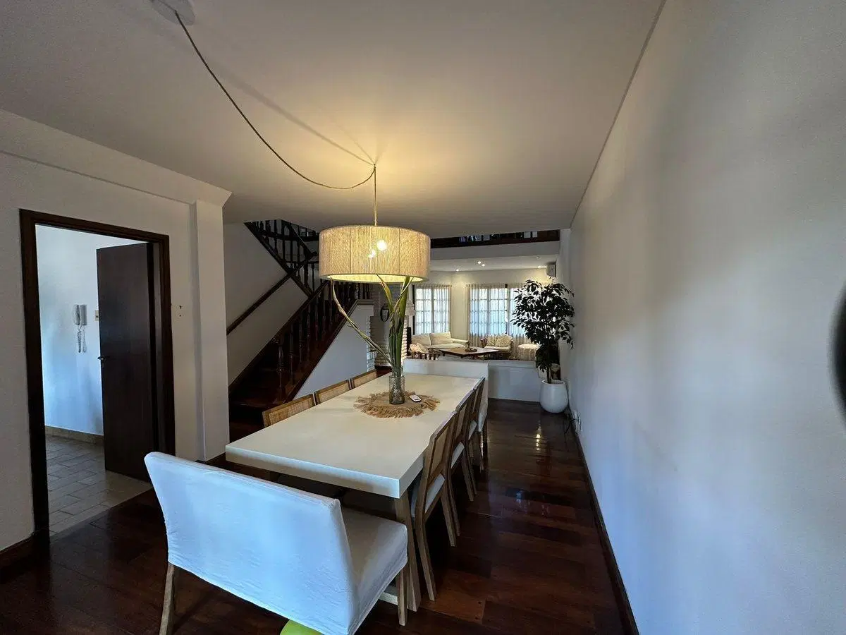 Casa 6 Amb - 4 Dorm Jadin y Pileta  - Punta Chica 3