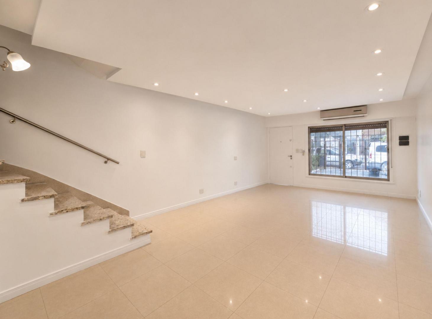 Foto de ALQUILER Excelente DUPLEX con Jardín y Pileta, imagen 5