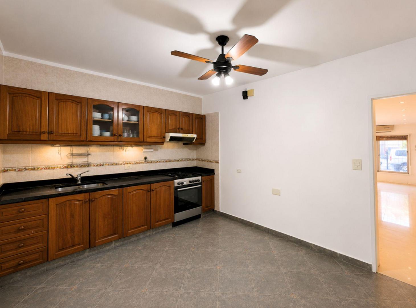 Foto de ALQUILER Excelente DUPLEX con Jardín y Pileta, imagen 4