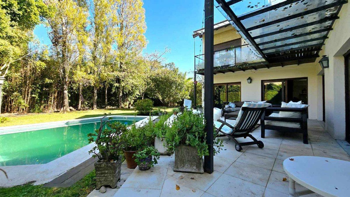 Foto de VENTA CASA 5 AMB CON PISCINA LOMAS DE SAN ISIDRO, imagen 5